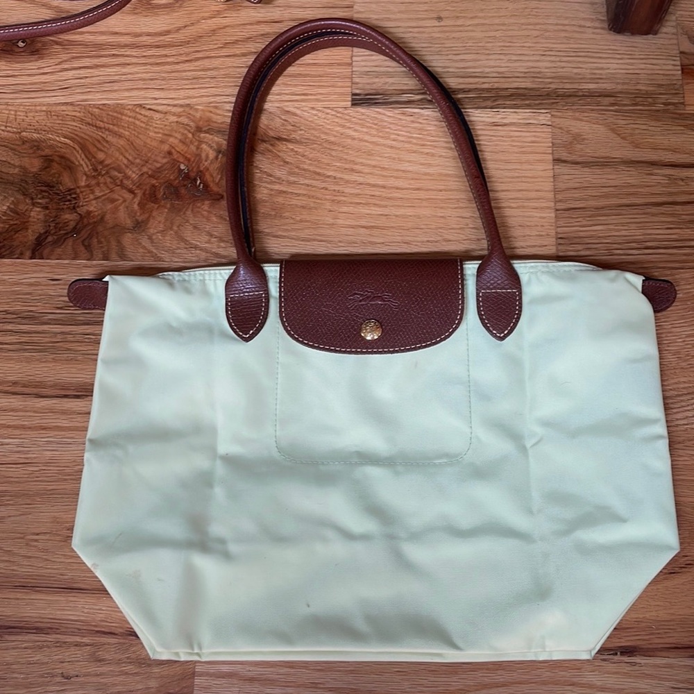 Unique lime green color, le pliage small shoulder strap nylon longchamp